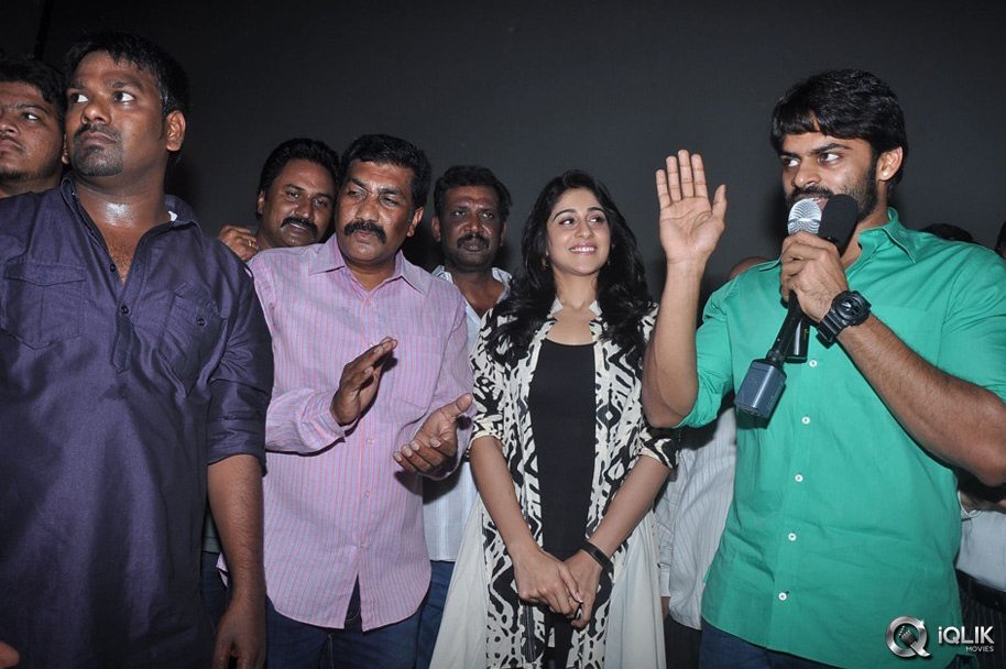 Pilla-Nuvvu-Leni-Jeevitham-Movie-Team-Visits-Viswanath-Theatre